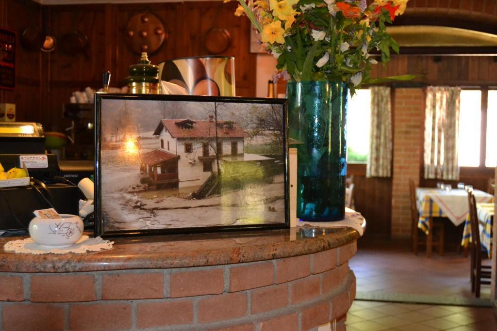 Trattoria Vecchio Mulino Bed & Breakfast Niella Tanaro Exterior photo